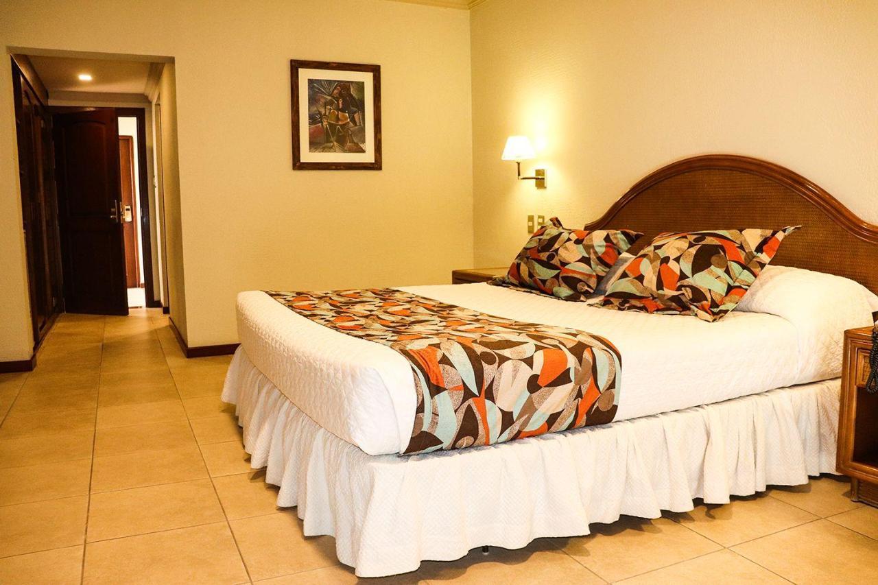 Hotel Los Parrales Tarija Extérieur photo