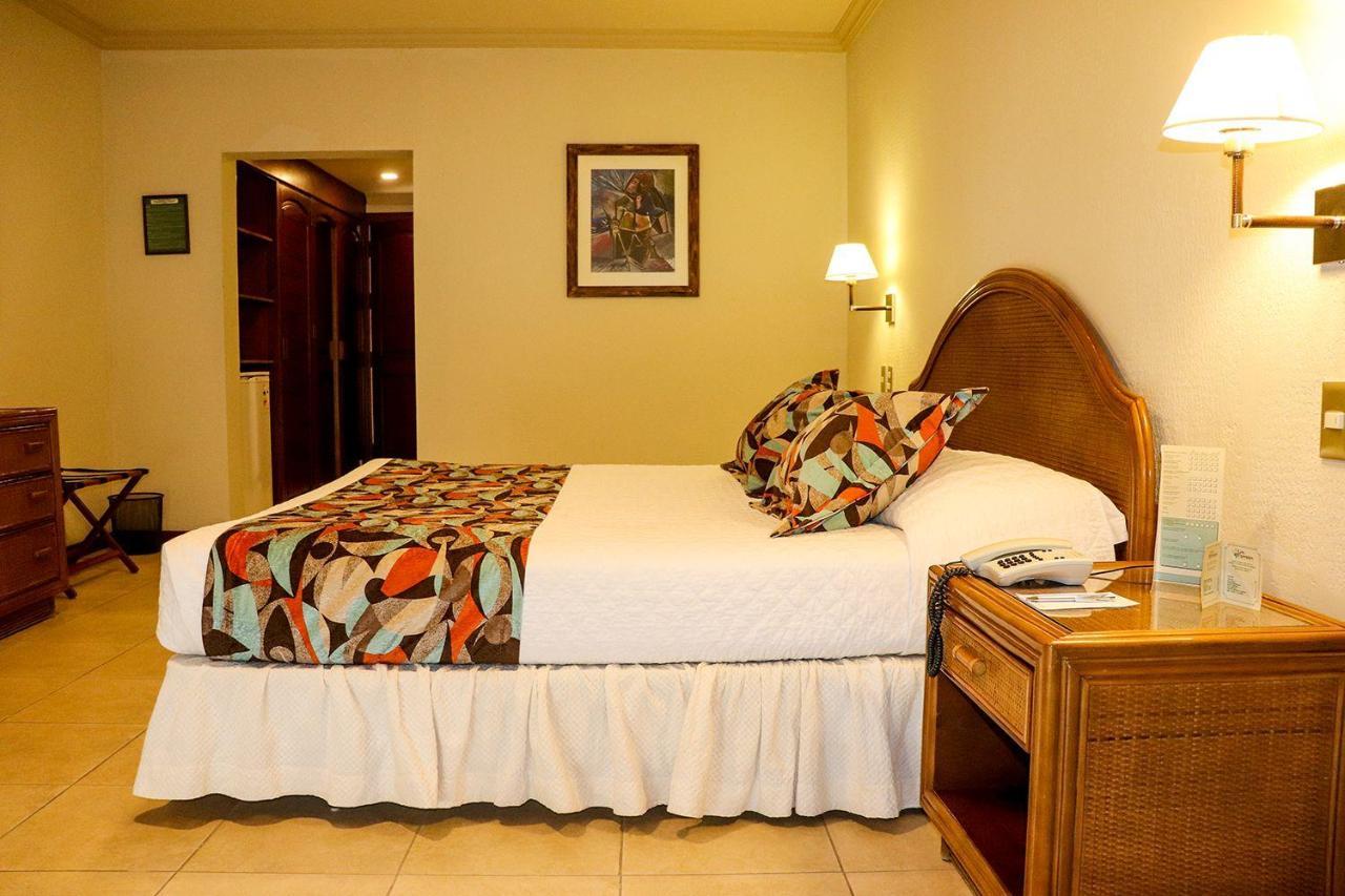 Hotel Los Parrales Tarija Extérieur photo