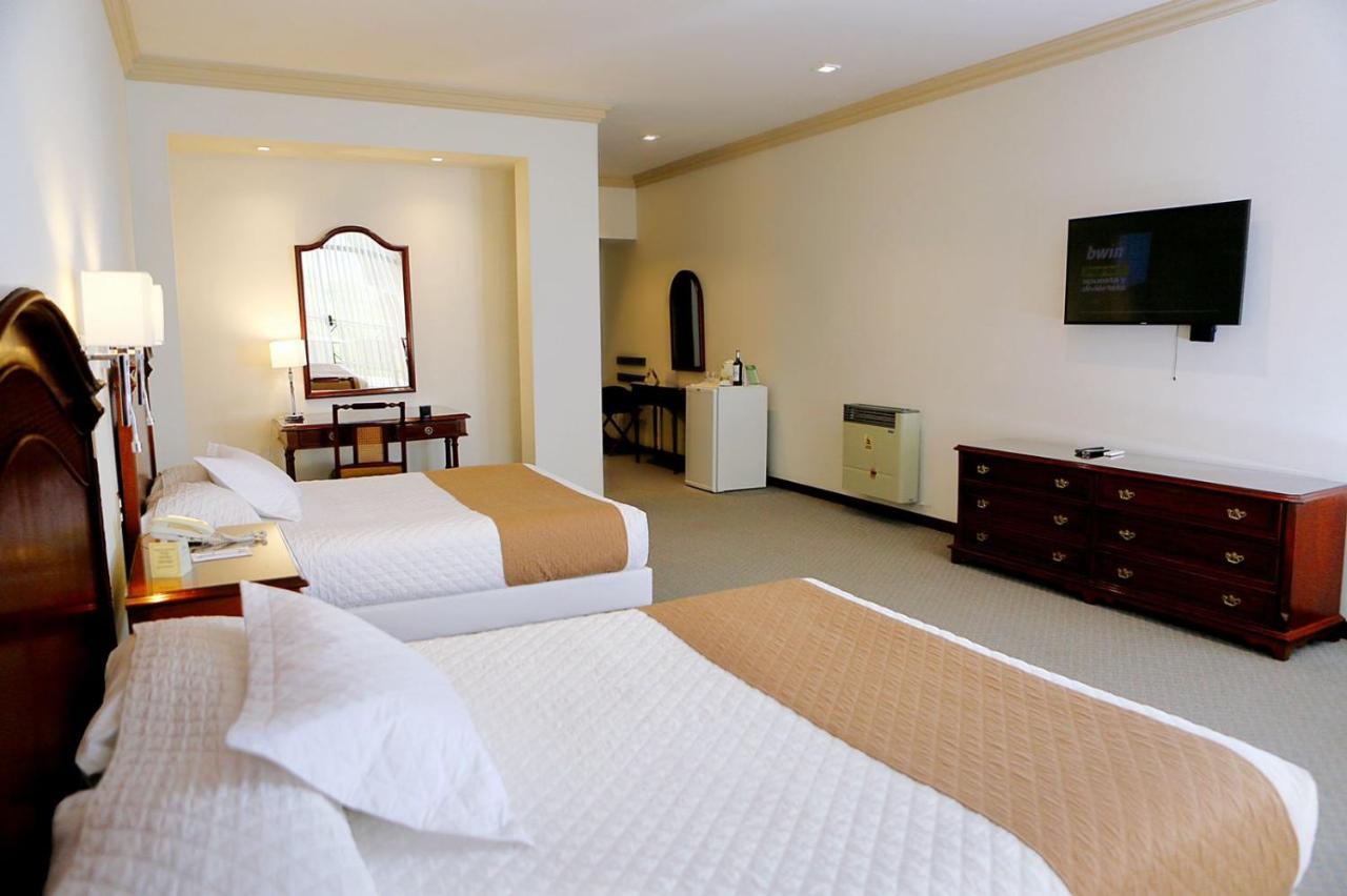 Hotel Los Parrales Tarija Extérieur photo